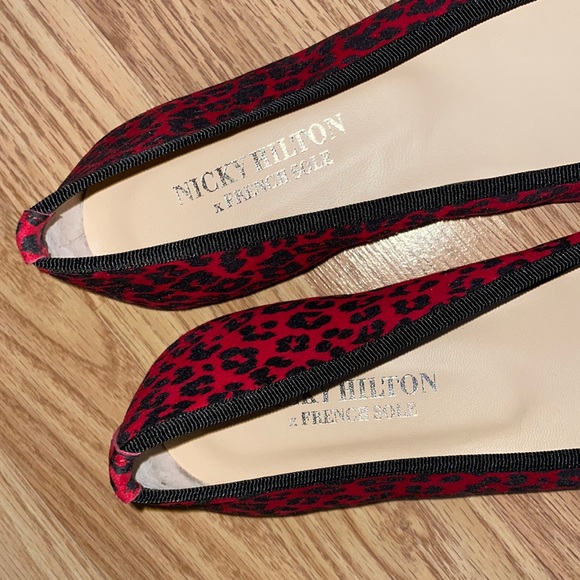 NICKY HILTON x FRENCH SOLE Red Black Animal Print Ballet Flats Leather Sz 7 - Picture 3 of 10